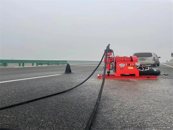 新巴尔虎右马路路基路面开裂下沉注浆加固灌浆